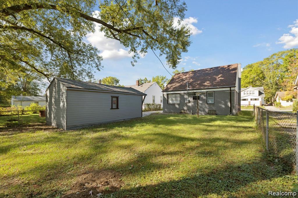 15876 Burt Road, Detroit, MI 48223 — Photo 35