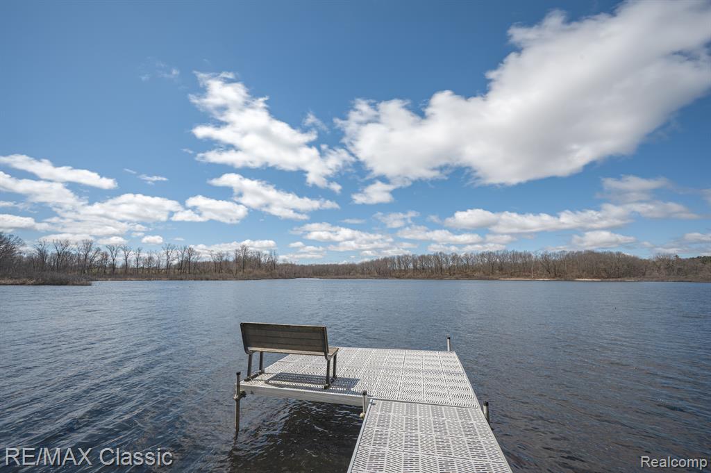 4661 Mallards Landing, Highland, MI — Photo 9