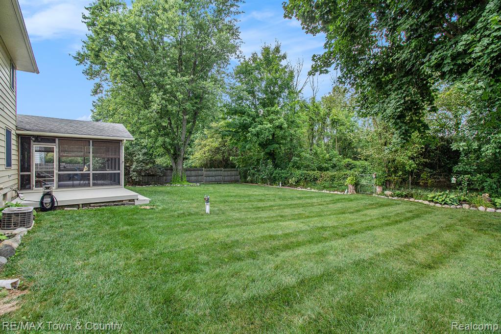 5555 Old Franklin Road, Grand Blanc, MI 48439 — Photo 21