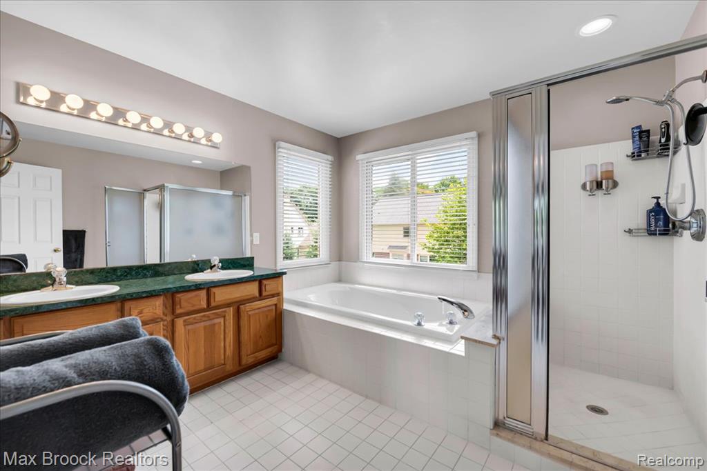 4086 Arcadia Drive, Auburn Hills, MI 48326 — Photo 36