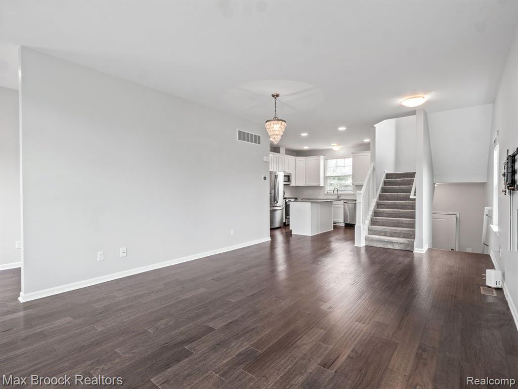 3154 Johanna Ware W, Wixom, MI 48393 — Photo 3