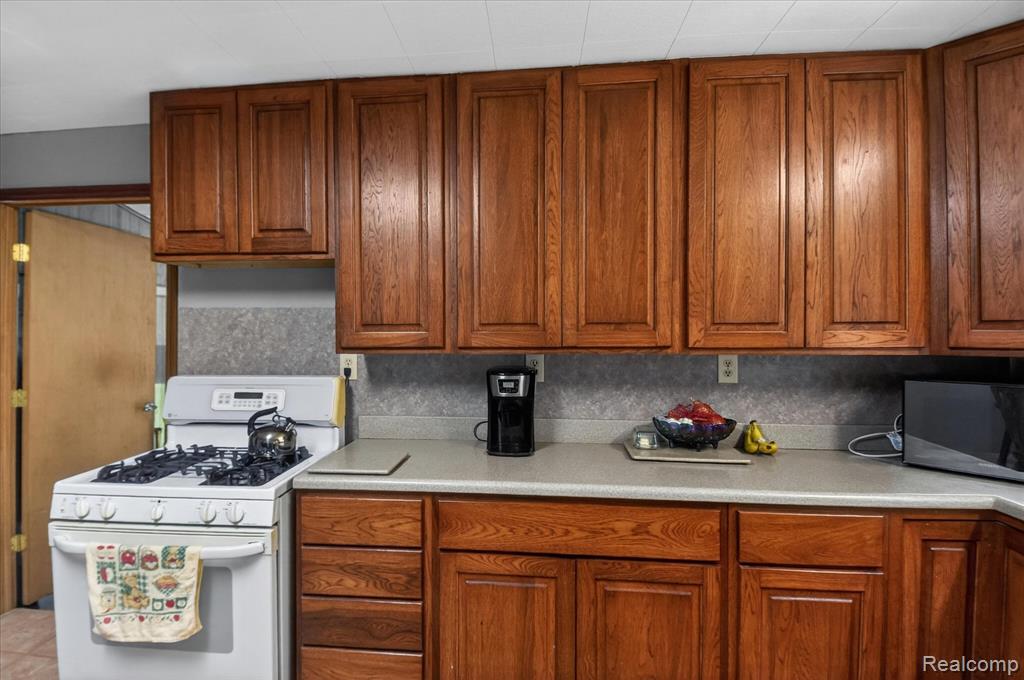 3660 Keewahdin Road, Fort Gratiot, MI 48059 — Photo 14