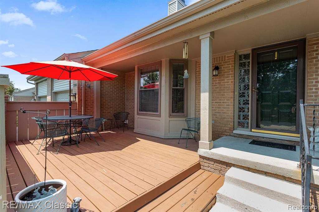 38360 Chessington, Farmington Hills, MI 48331 — Photo 3