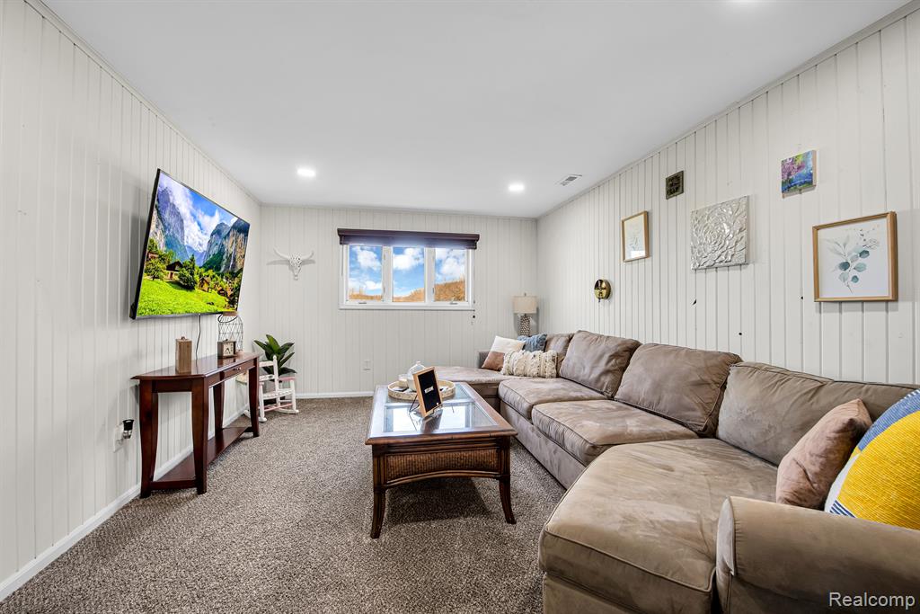 8255 BURPEE Road, Grand Blanc, MI 48439 — Photo 21