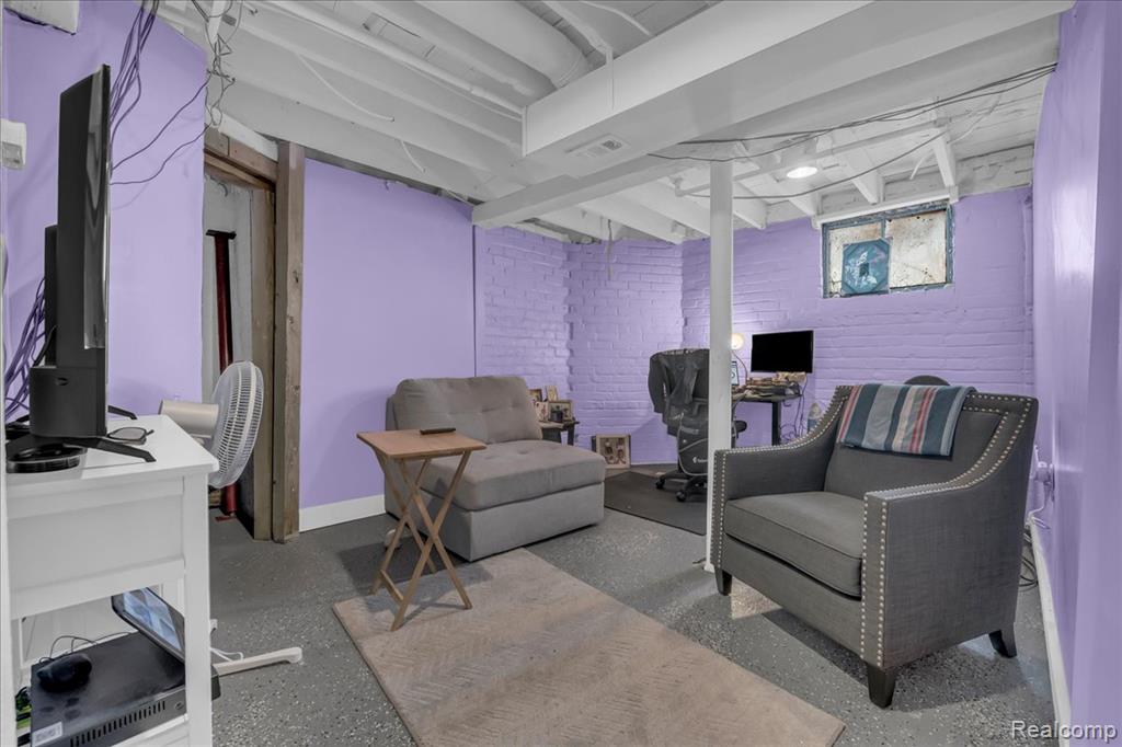 9390 Emmons, Detroit, MI 48214 — Photo 21