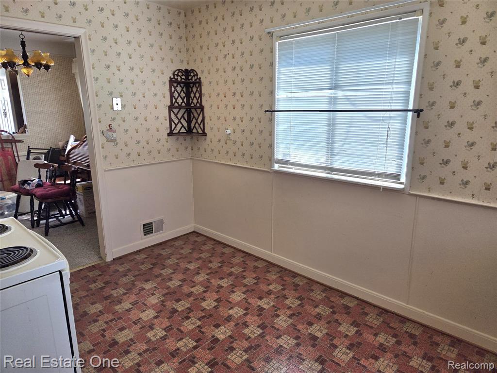 7946 McKinley Street, Taylor, MI 48180 — Photo 9