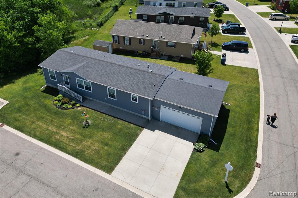 9758 Home Court, Fenton, MI 48430 — Photo 20