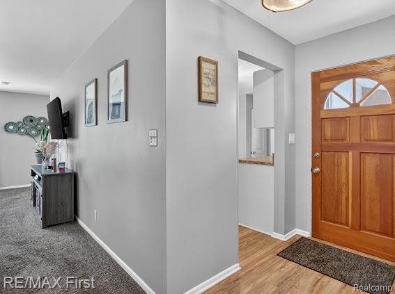 3740 Clintonville Road, Waterford, MI 48329 — Photo 11