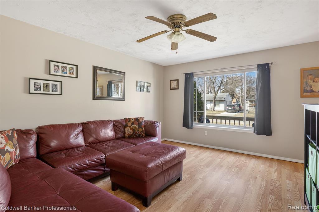 921 MACE Avenue, Madison Heights, MI 48071 — Photo 9