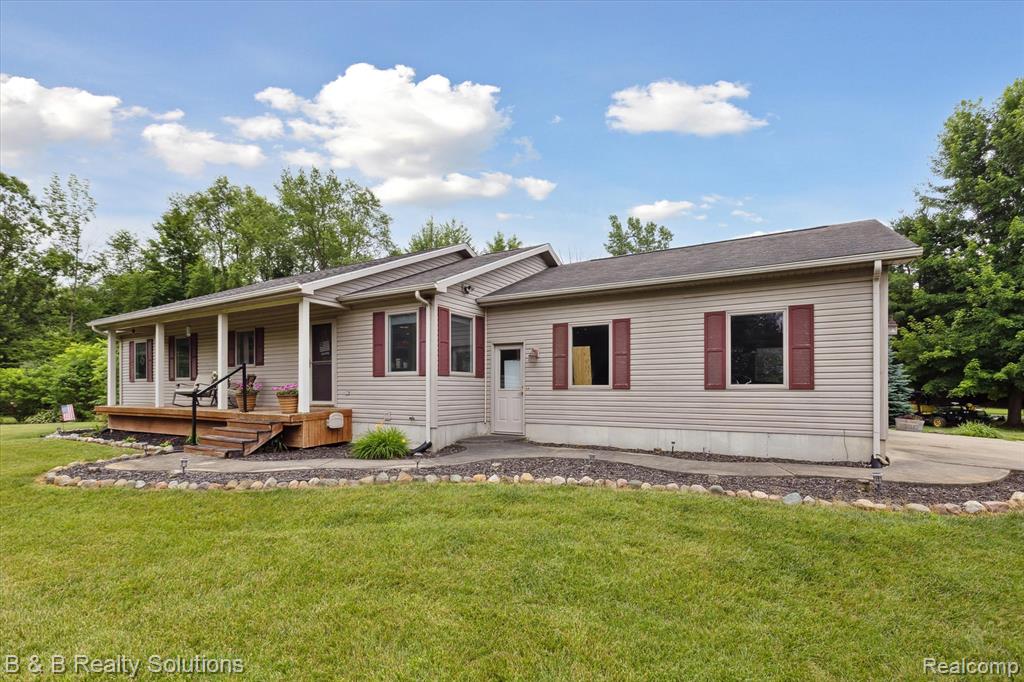 2264 Dodds Road, North Branch, MI 48461 — Photo 2