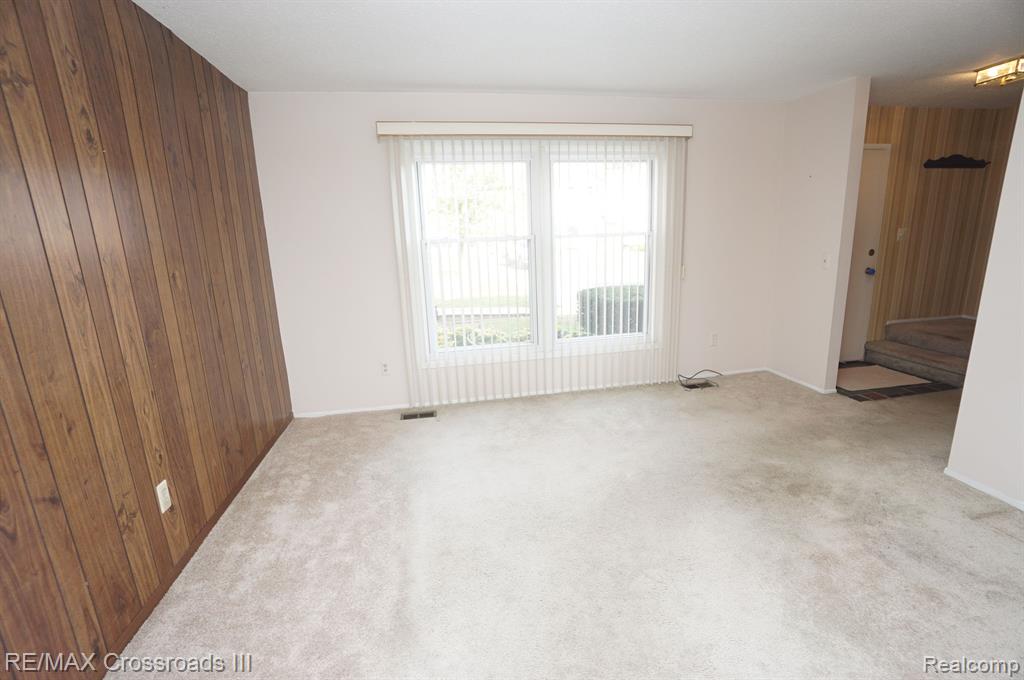 13378 N LAKE POINT Boulevard N, 2-4, Van Buren, MI 48111 — Photo 2