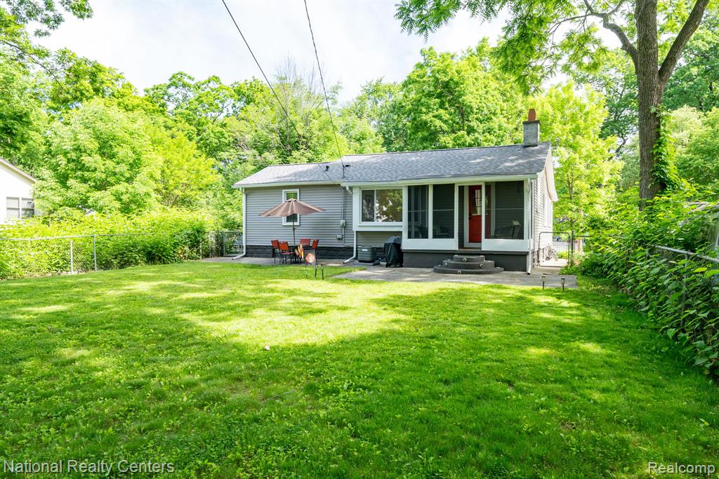3973 Oak Knoll Road, Waterford, MI 48328 — Photo 27