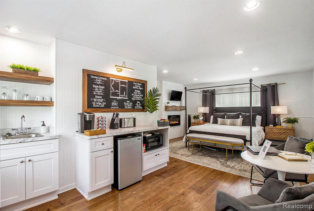 155 N Main Street, Clarkston, MI, 00000