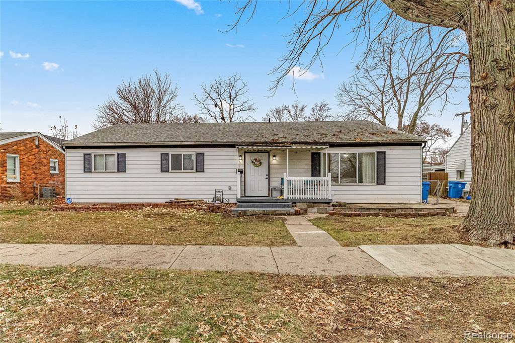 6429 N Beech Daly Road, Dearborn Heights, MI 48127 — front exterior