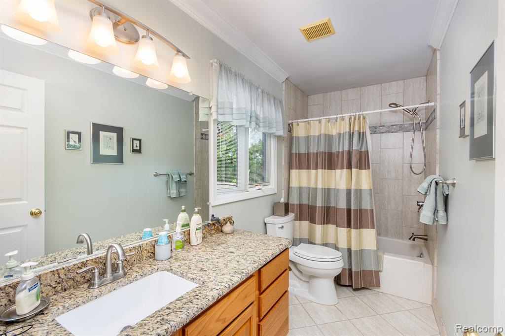 4475 Golf View Drive, Brighton, MI 48116 — Photo 25