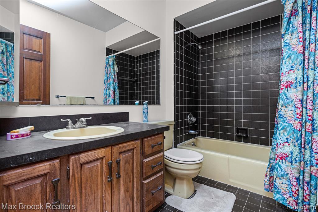 4622 Fleck Drive, Hartland, MI 48430 — Photo 41