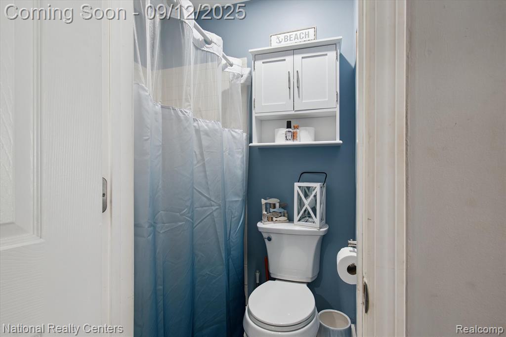 895 S Pontiac Trail, Walled Lake, MI 48390 — Photo 23