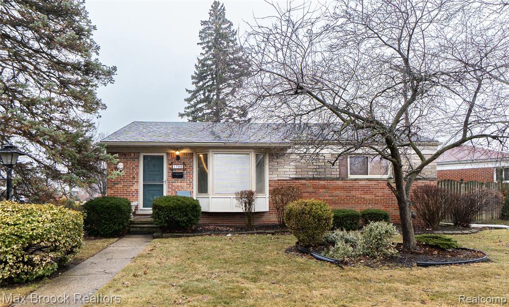 1703 Browning Avenue, Madison Heights, MI 48071 — front exterior