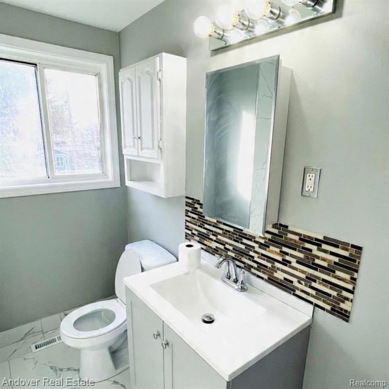 29239 Cambridge Street, Garden City, MI — Photo 14