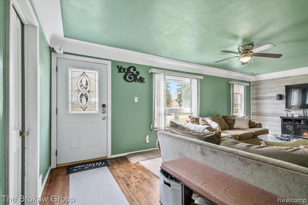 4145 HILLCREST Drive, Warren, MI 48092 — Photo 16