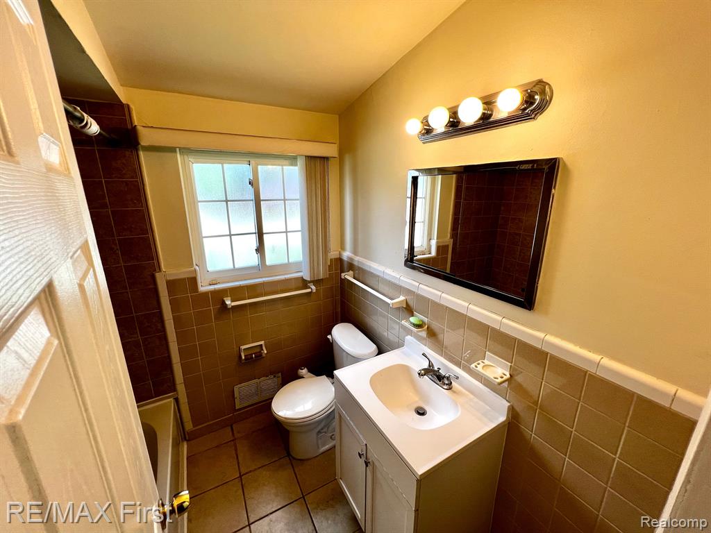 31030 E COUSINO Drive N, Warren, MI 48092 — Photo 16