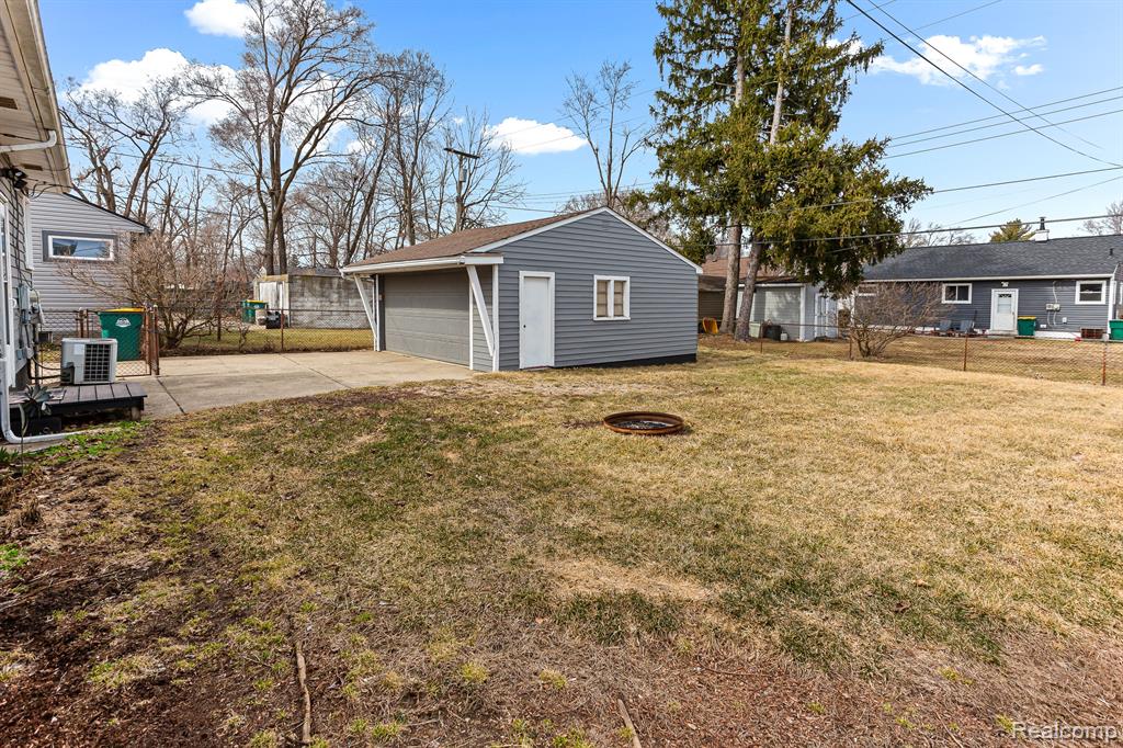 1251 CLARITA Street, Ypsilanti, MI 48198 — Photo 8