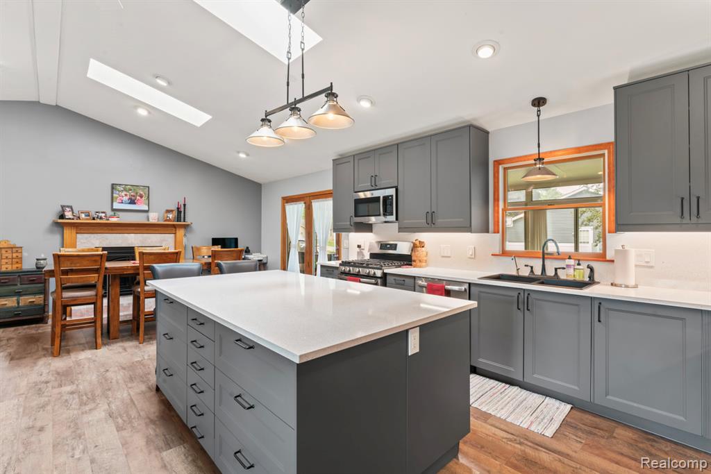 6242 Bedford Avenue, Flint, MI 48507 — Photo 15