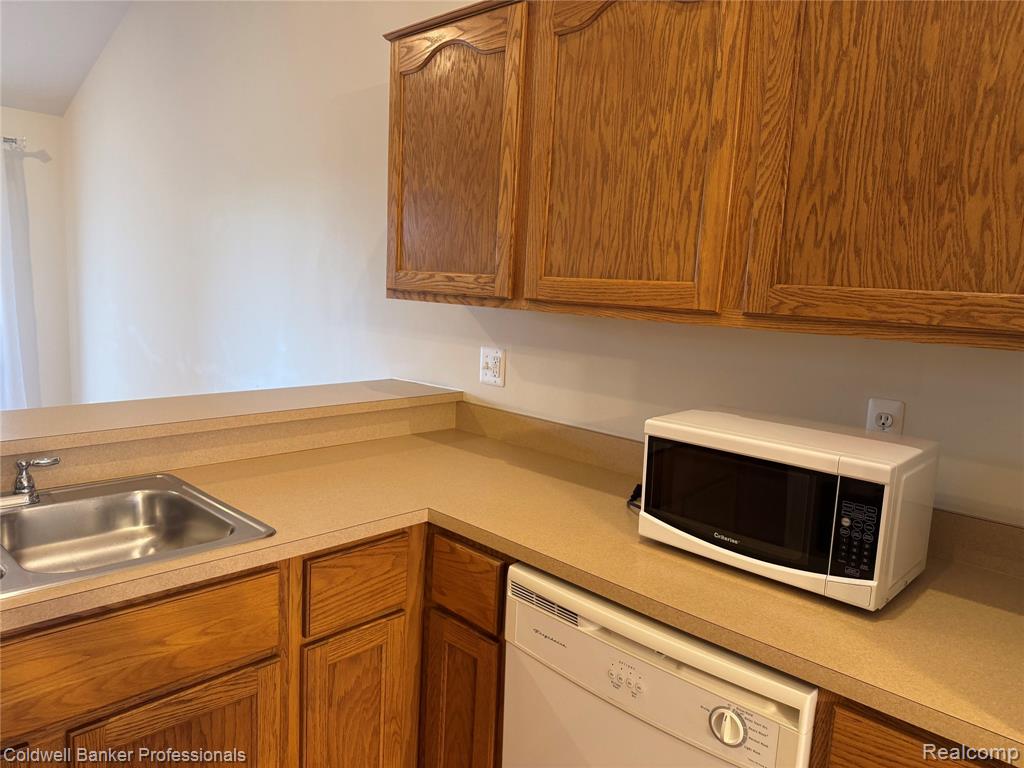41022 Rose Lane, Clinton Twp, MI 48036 — Photo 5
