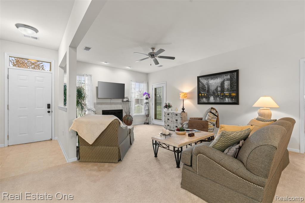 48436 Maplehurst Drive, Shelby Twp, MI 48317 — Photo 5