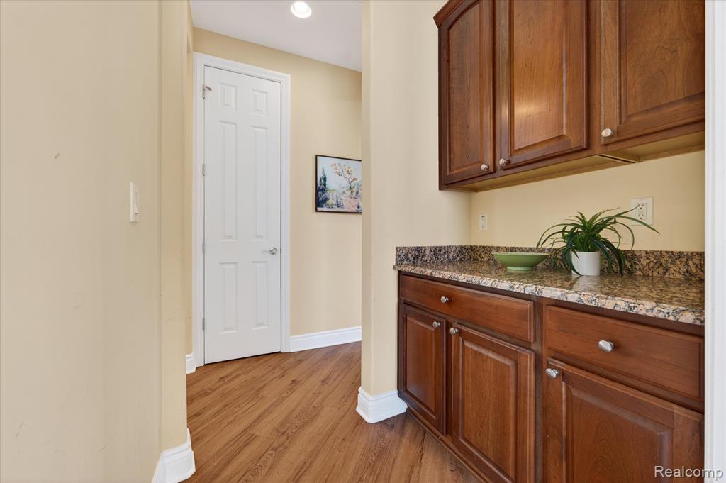 74 SAND BAR Lane, Detroit, MI 48214 — Photo 10