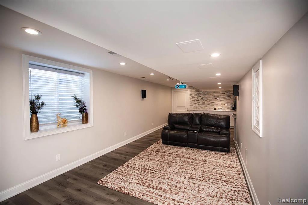 51123 Brompton, Novi, MI — Photo 25