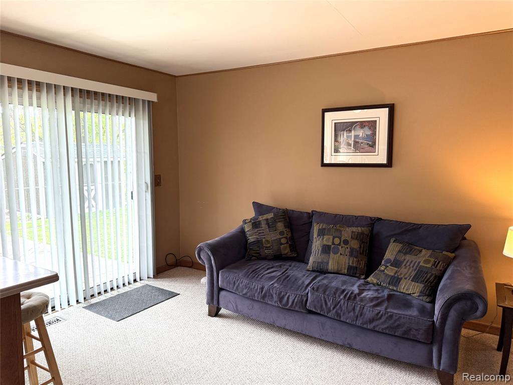 27860 Park Court, Madison Heights, MI 48071 — Photo 11