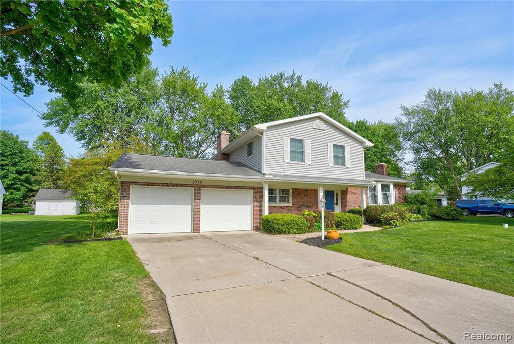 1070 Woodview Drive, Flint, MI 48507 — Photo 4