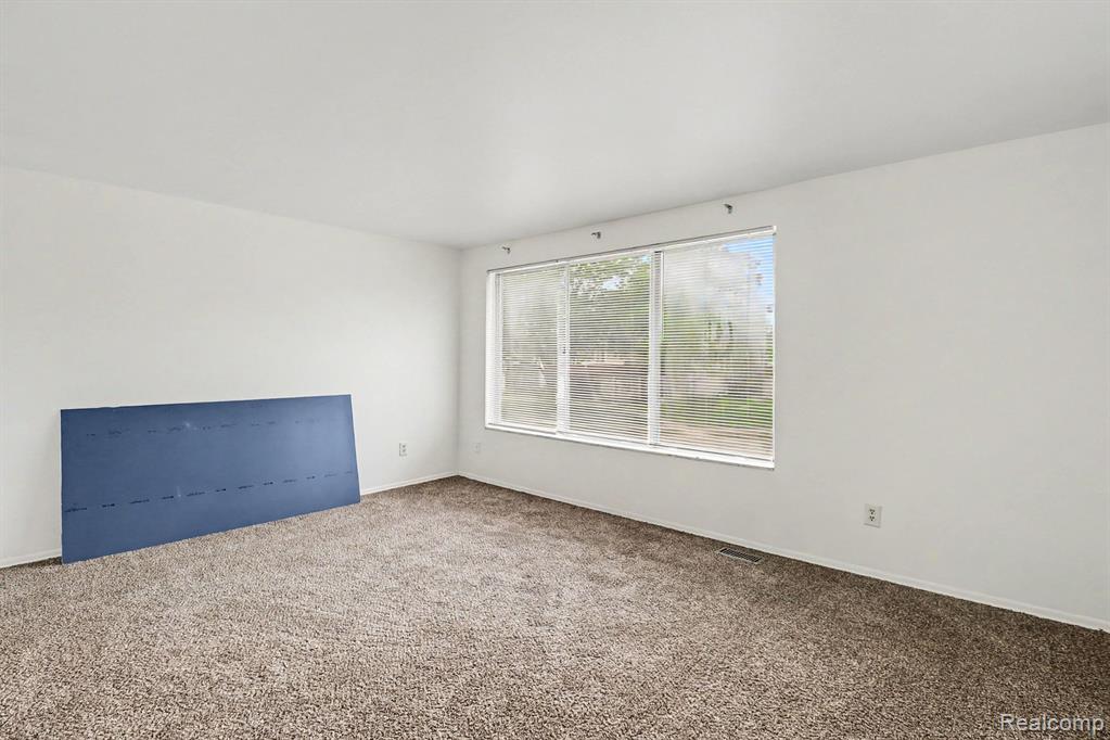8232 Karam Boulevard, Warren, MI 48093 — Photo 12