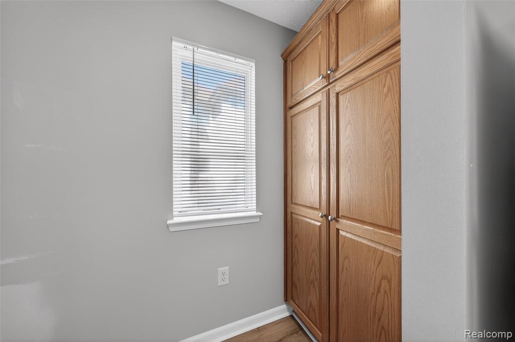 852 Brandon Avenue, Pontiac, MI 48340 — Photo 9