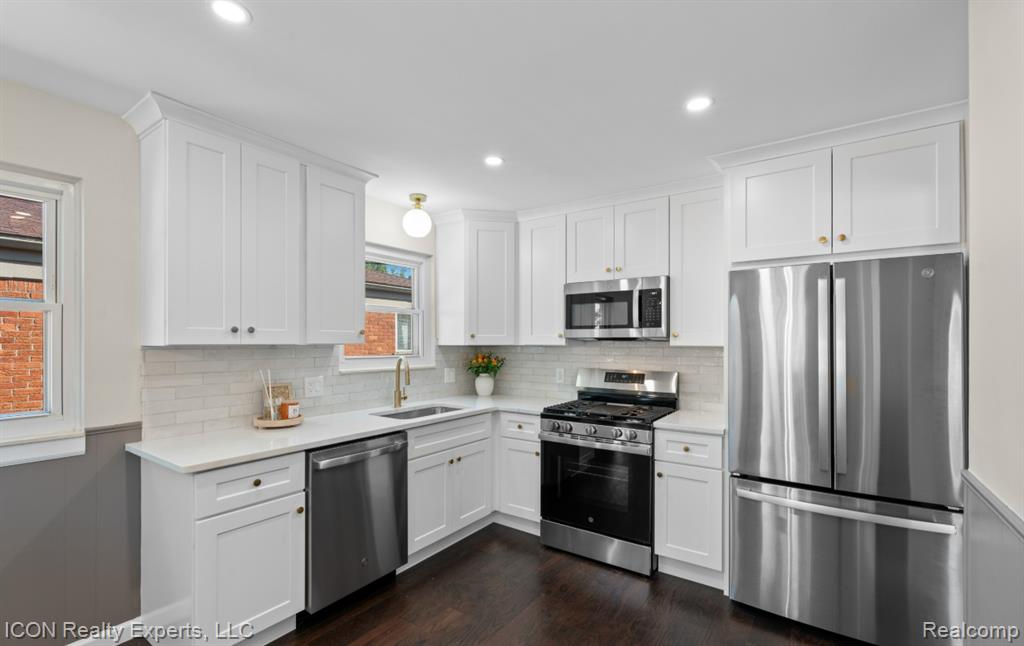5674 N Lafayette Street, Dearborn Heights, MI 48127 — Photo 9