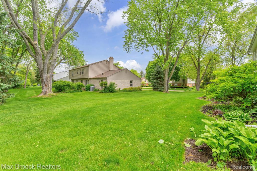 591 S Spinningwheel Lane, Bloomfield Hills, MI 48304 — Photo 34