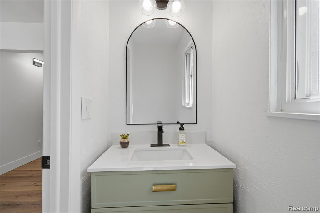 6187 E Maple Avenue, Grand Blanc, MI 48439 — Photo 14