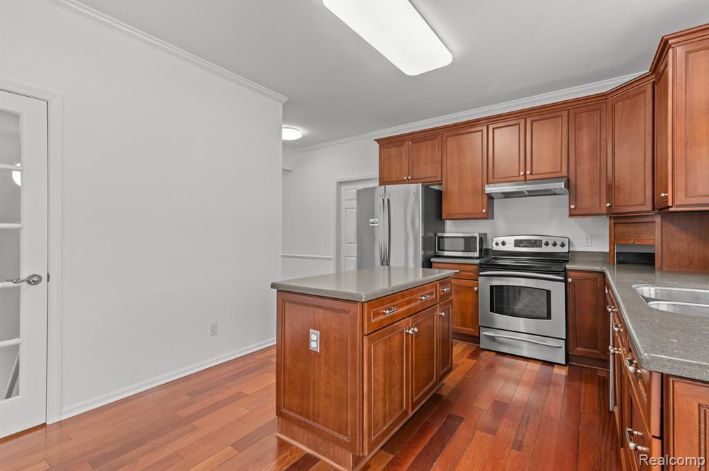 772 Caribou Court, Rochester, MI 48307 — Photo 11