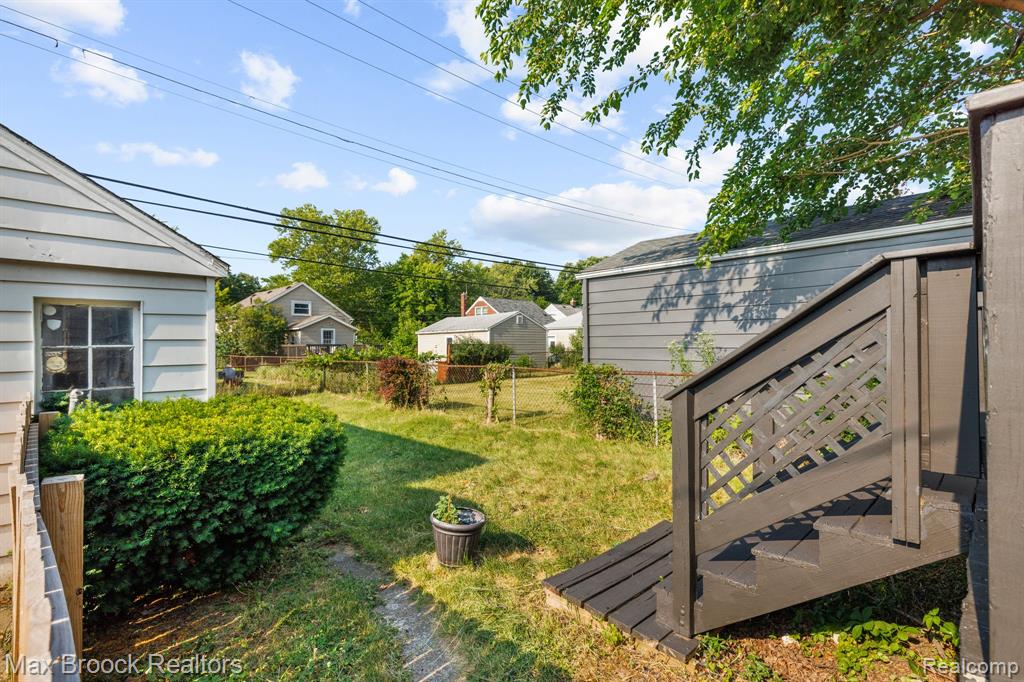 520 E Hazelhurst Street, Ferndale, MI 48220 — Photo 14