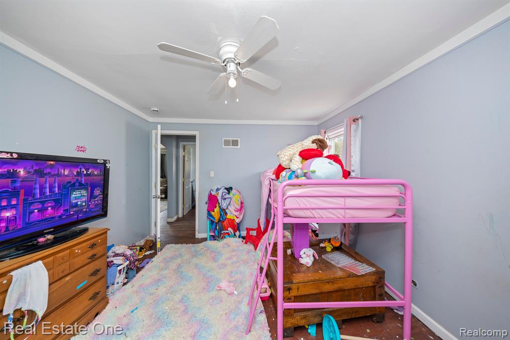 8251 STATE PARK, Center Line, MI 48015 — Photo 18