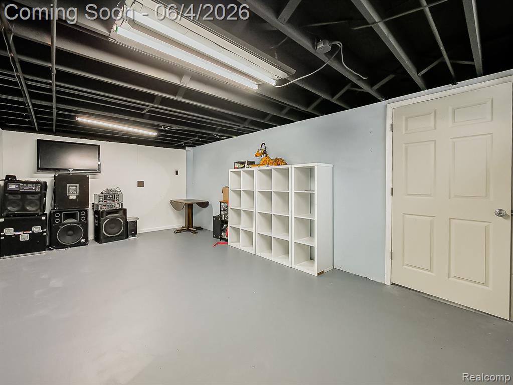 31745 Schoolcraft, Fraser, MI 48026 — Photo 31