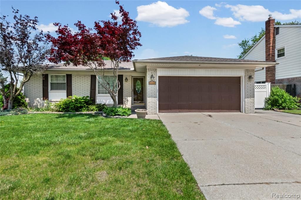 22356 Woodstock Court, Woodhaven, MI 48183 — Photo 2