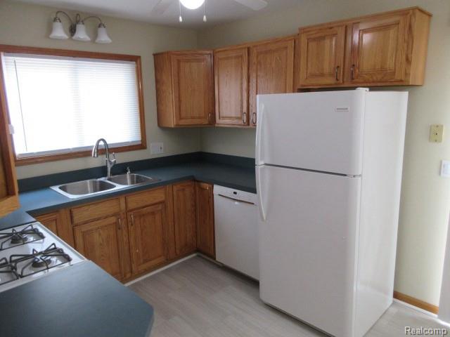 47487 Greenview Road, Utica, MI 48317 — Photo 8