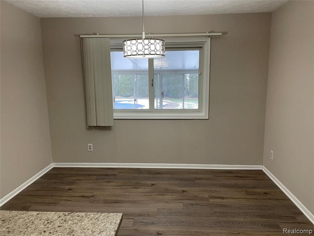6820 FREDMOOR Drive, Troy, MI 48098 — Photo 12