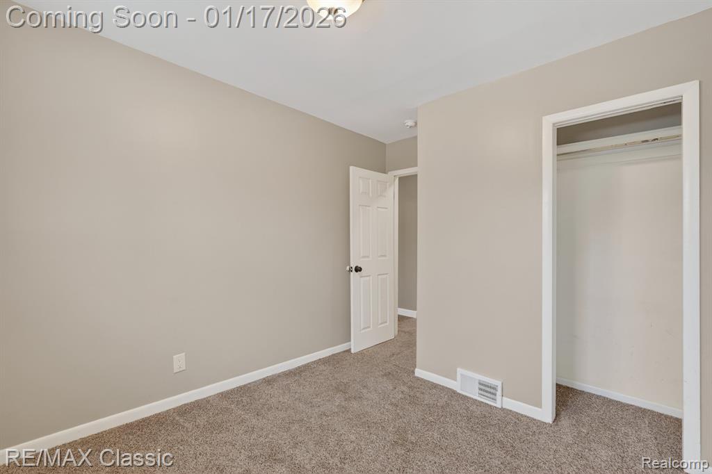7346 S Shaker Drive, Waterford, MI 48327 — Photo 24