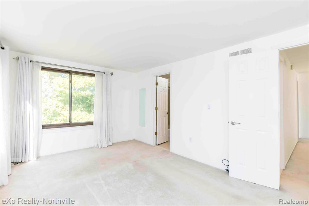 22853 CRANBROOKE Drive, Novi, MI — Photo 31