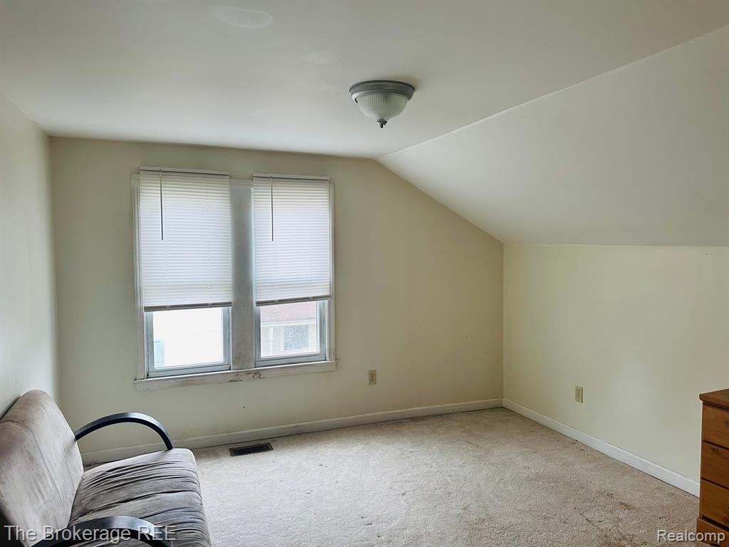 538 W STEWART Street, Owosso, MI 48867 — Photo 11