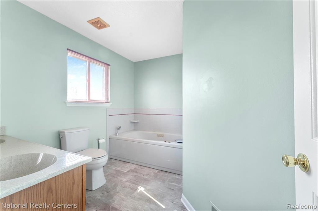 5235 Barbara Avenue, Trenton, MI 48183 — Photo 19