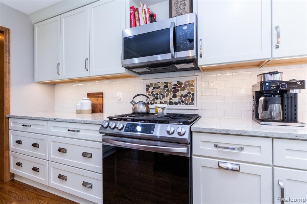 45340 Lothrop Road, Canton, MI 48188 — Photo 15